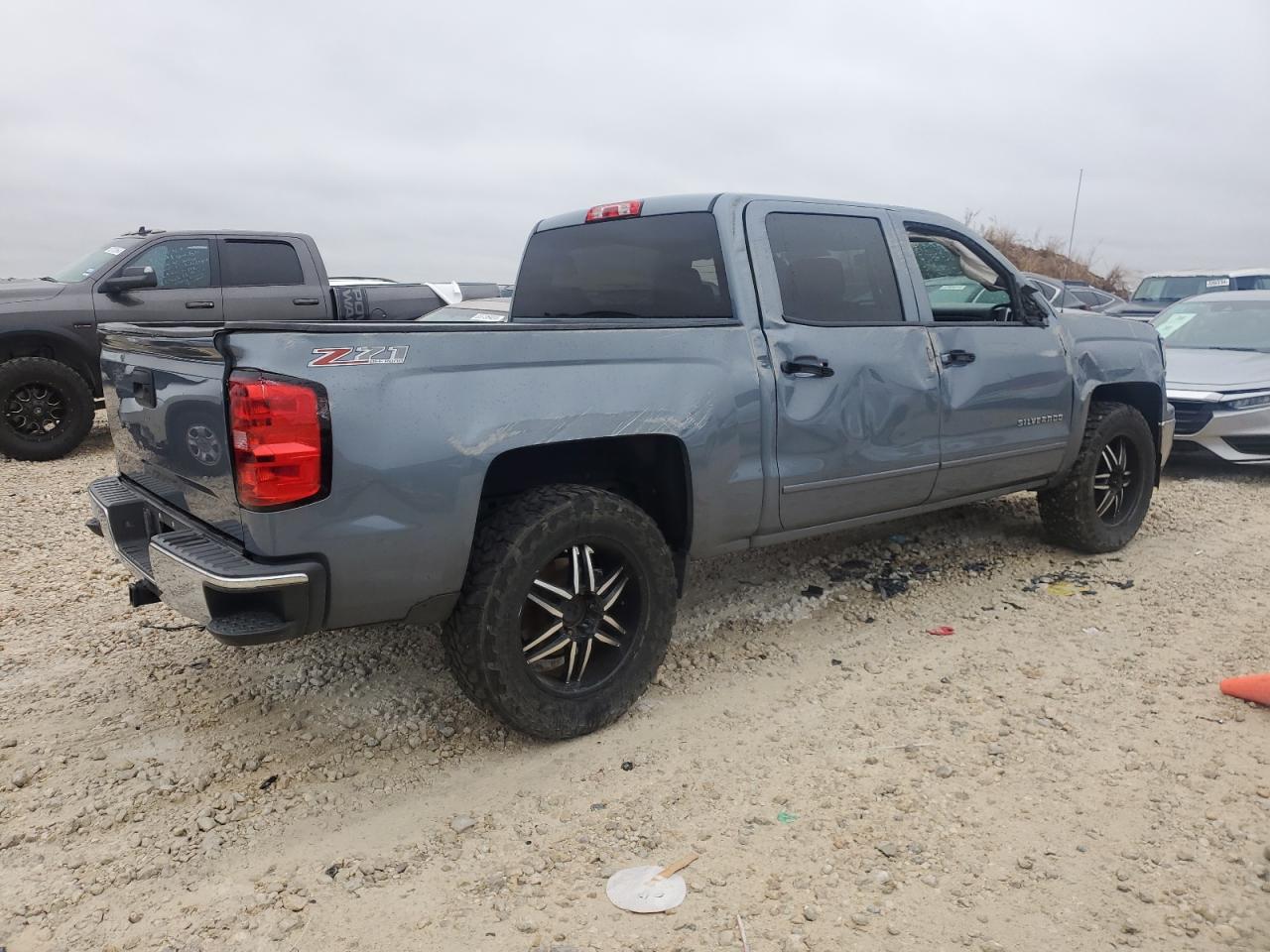 2015 Chevrolet Silverado - Image 3