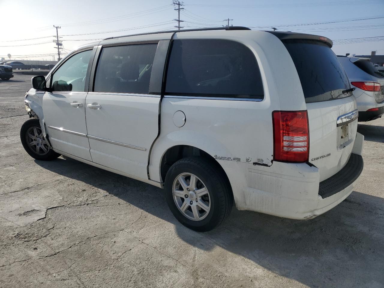 2010 Chrysler Town & Country - Image 2