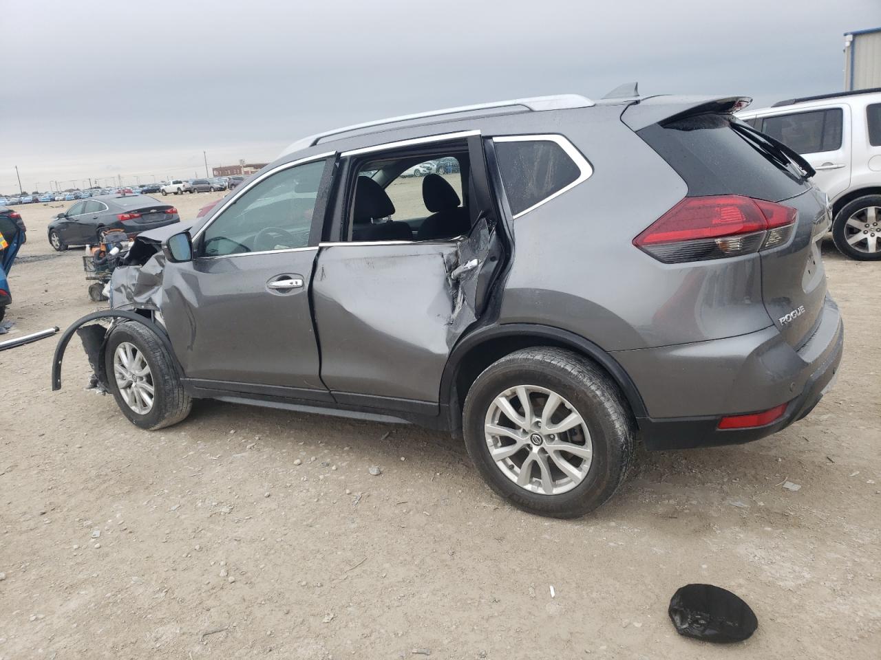 2019 Nissan Rogue - Image 2