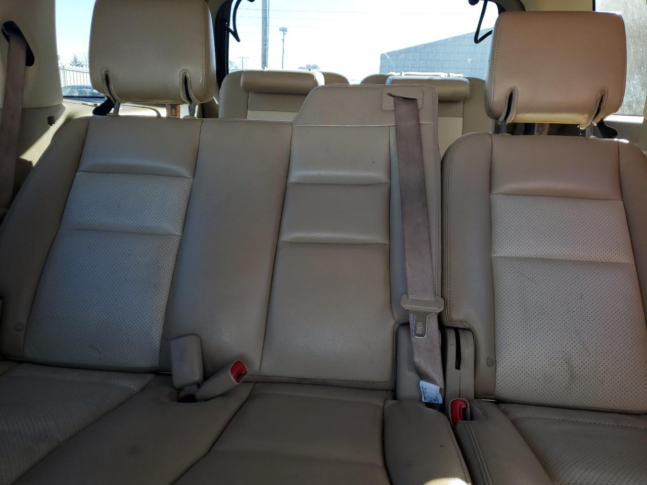 2010 Ford Explorer - Image 10