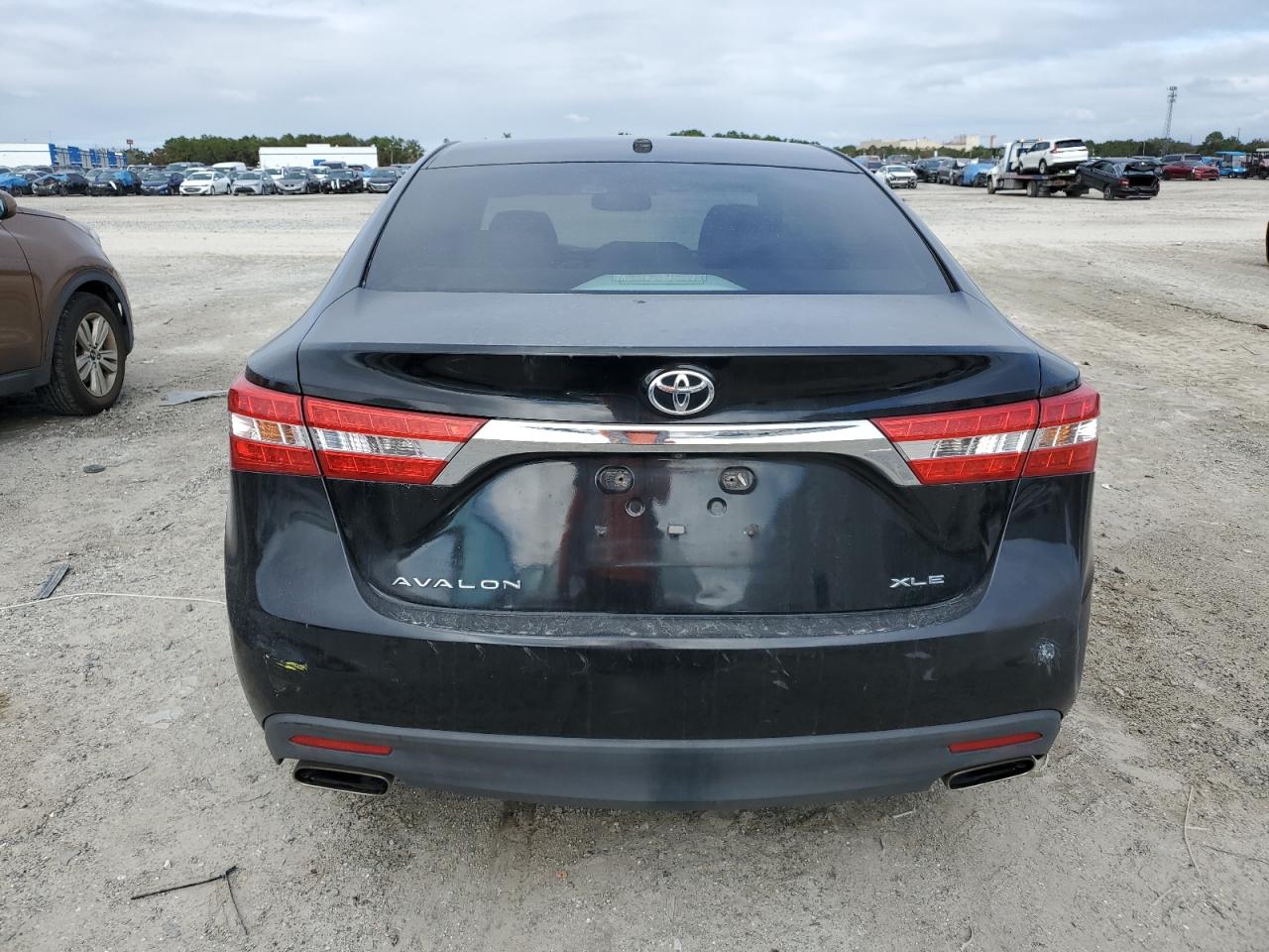 2014 Toyota Avalon - Image 6
