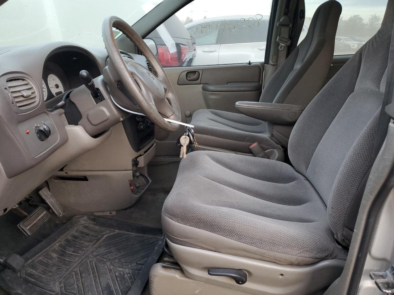 2002 Dodge Caravan - Image 7