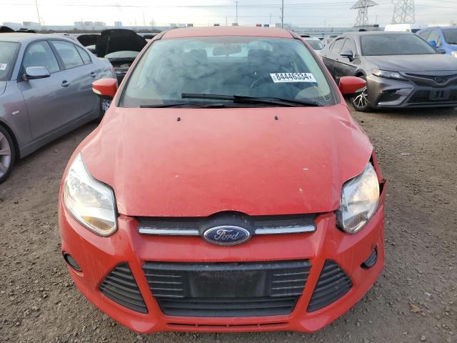 Sedans FORD FOCUS 2014 Czerwony