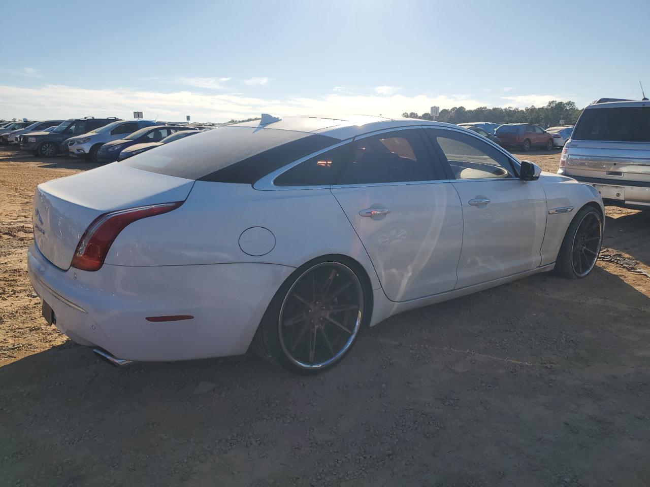 2013 Jaguar XJ - Image 3