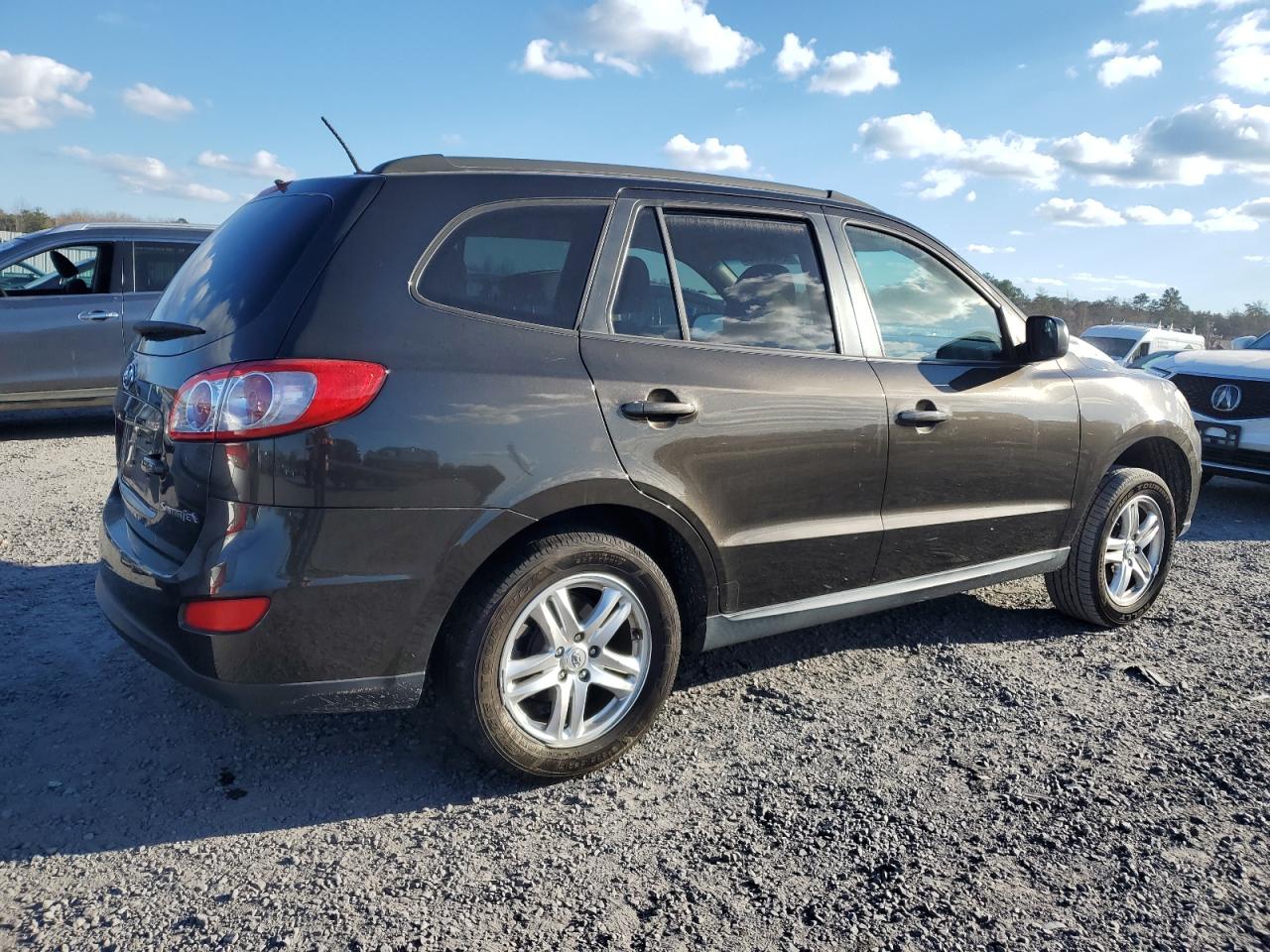 2011 Hyundai Santa Fe - Image 3