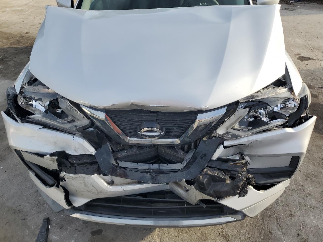 2017 Nissan Rogue - Image 12