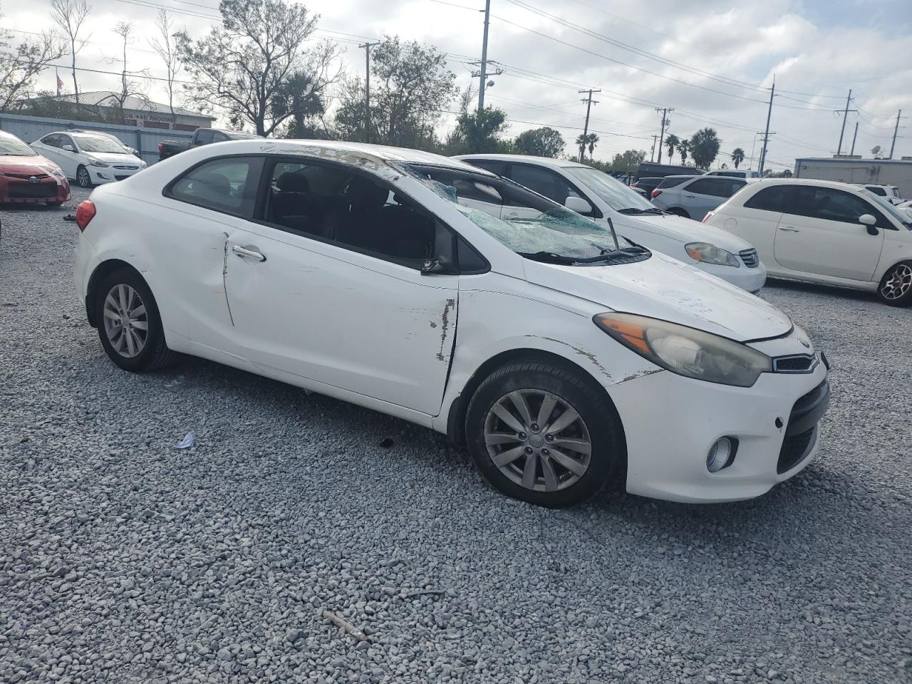 VIN KNAFX6A86E5240867 2014 KIA FORTE no.4