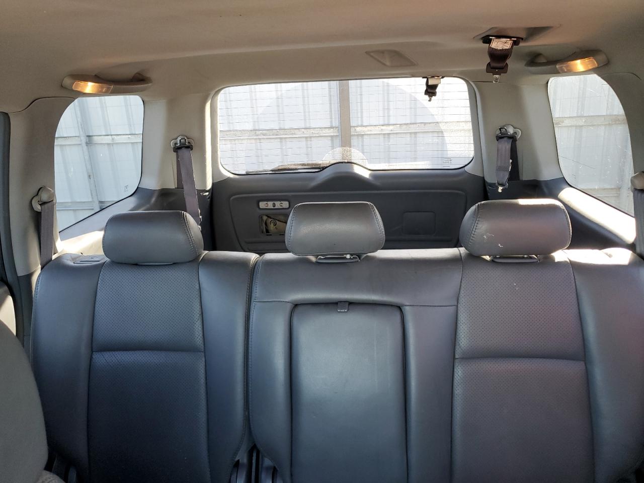 2004 Honda Pilot - Image 10