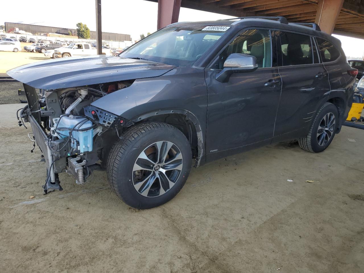 2022 Toyota Highlander - Image 1