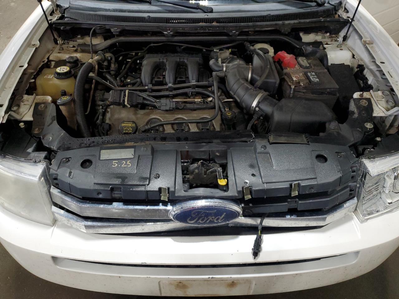 2009 Ford Flex - Image 12