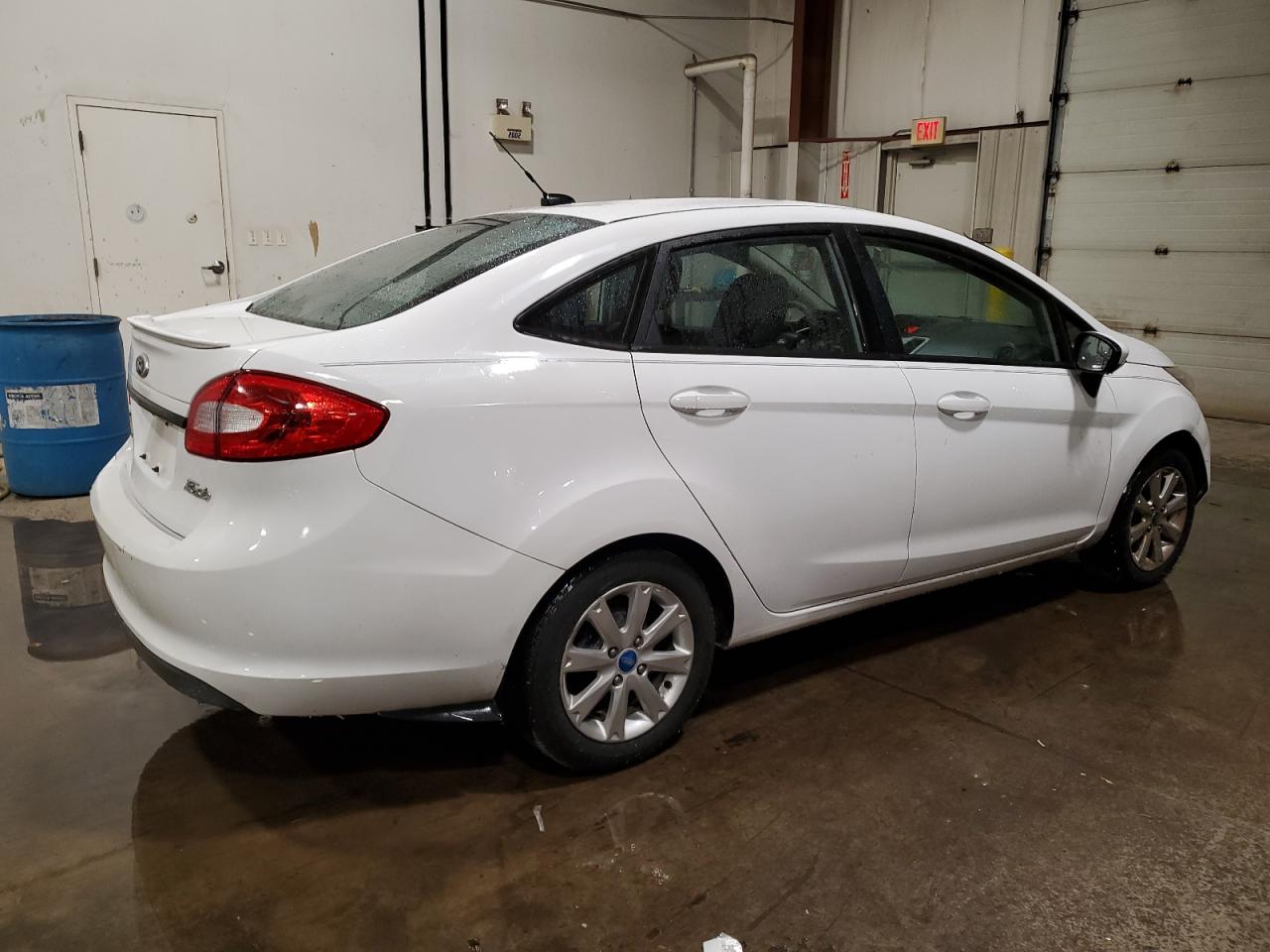 2012 Ford Fiesta - Image 3