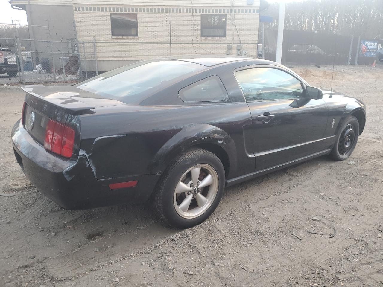 2007 Ford Mustang - Image 3