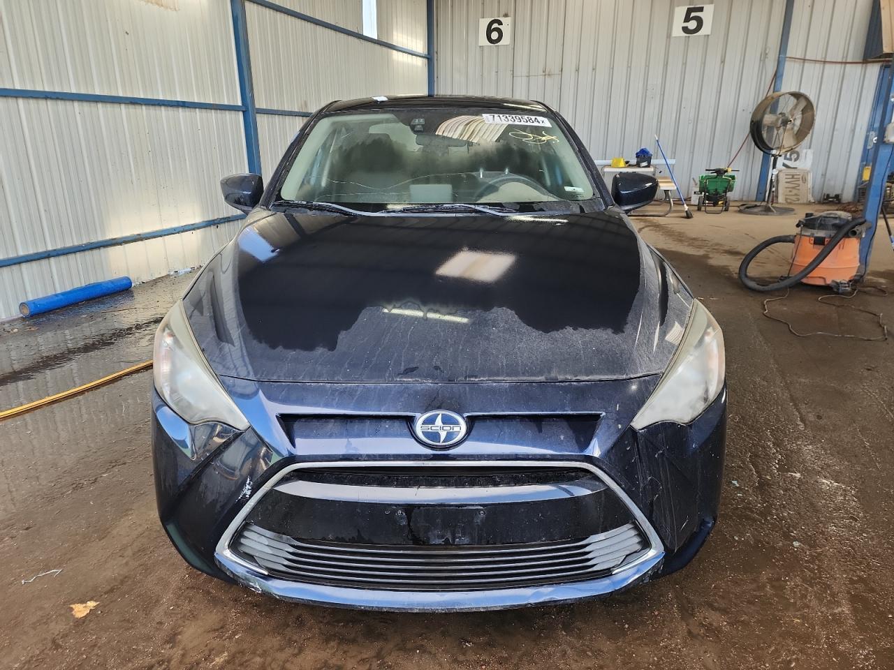 VIN 3MYDLBZV2GY130284 2016 TOYOTA SCION no.5