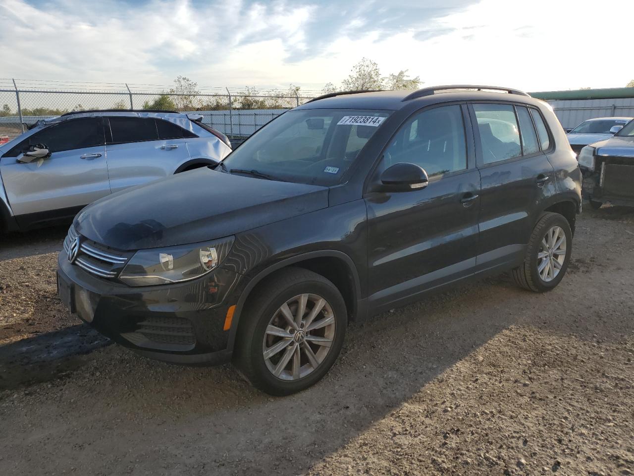2017 Volkswagen Tiguan - Image 1