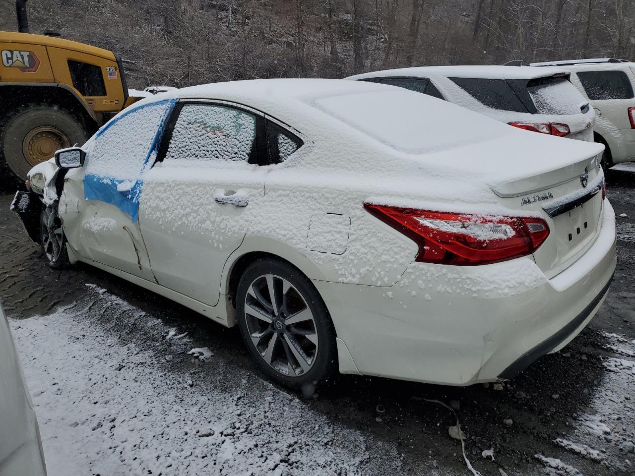 2016 Nissan Altima - Image 2