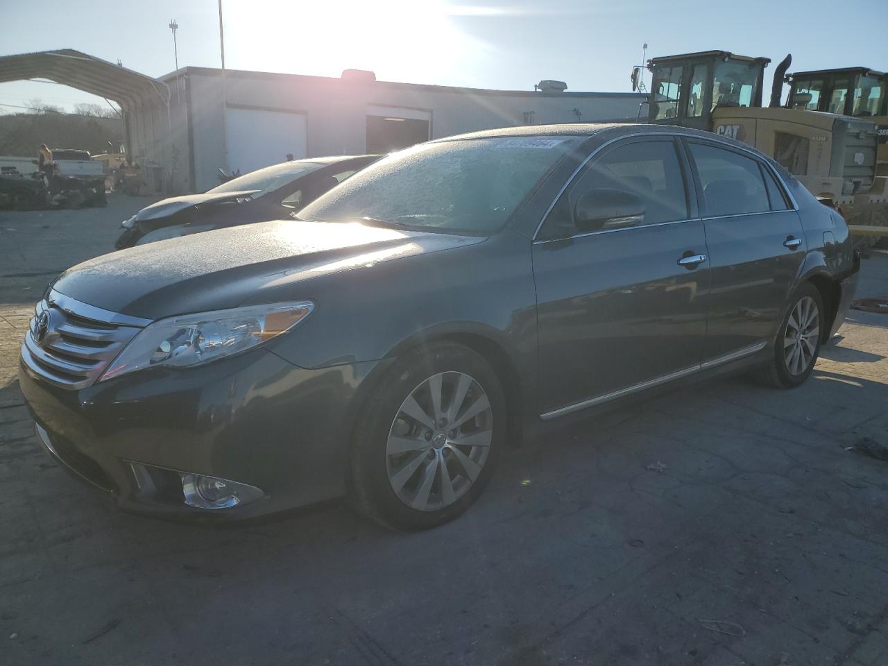 2012 Toyota Avalon - Image 1