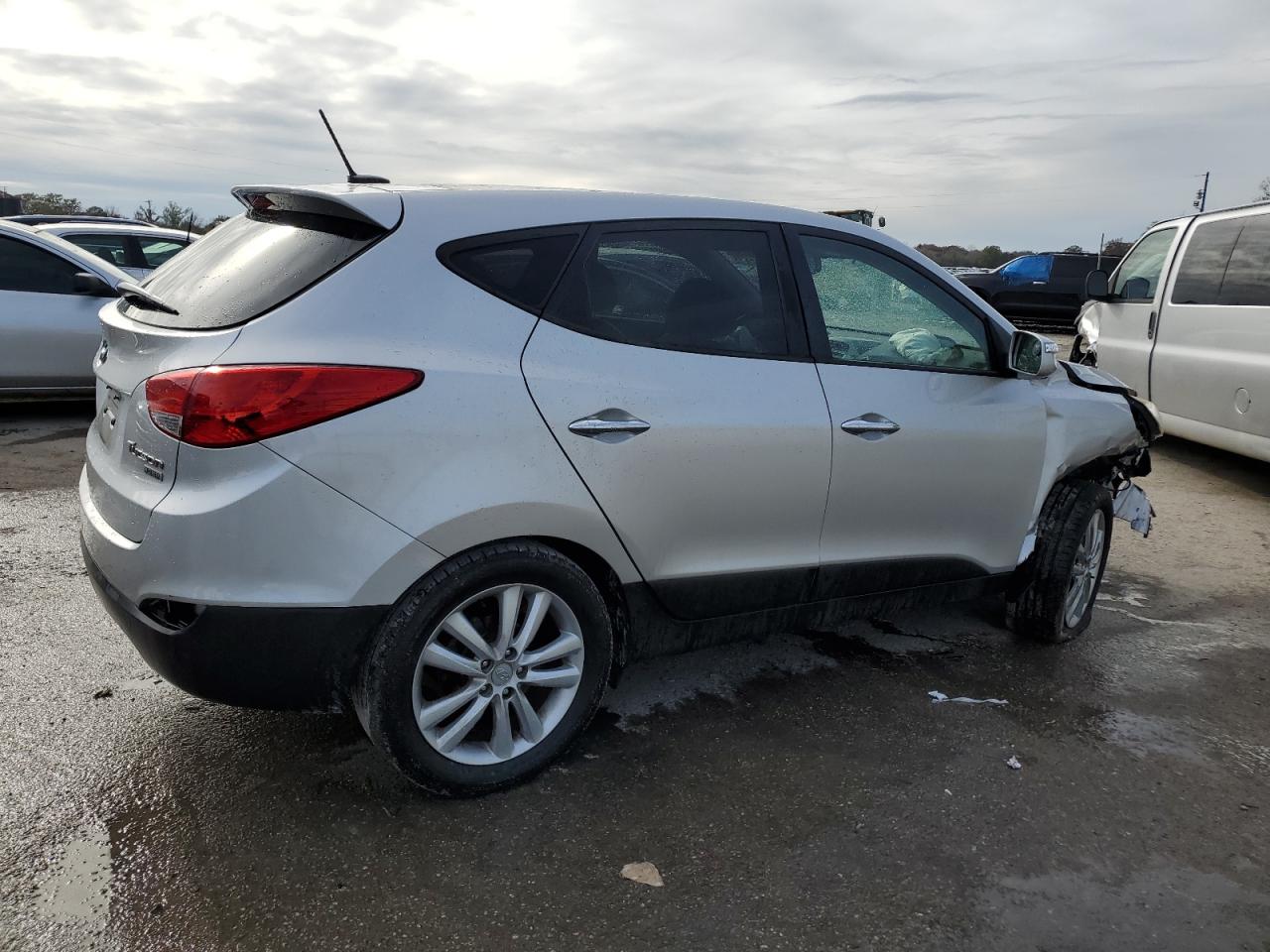 2011 Hyundai Tucson - Image 3
