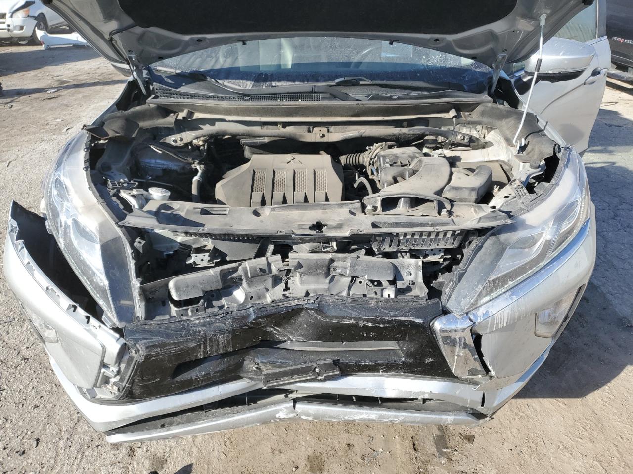2018 Mitsubishi Eclipse - Image 12