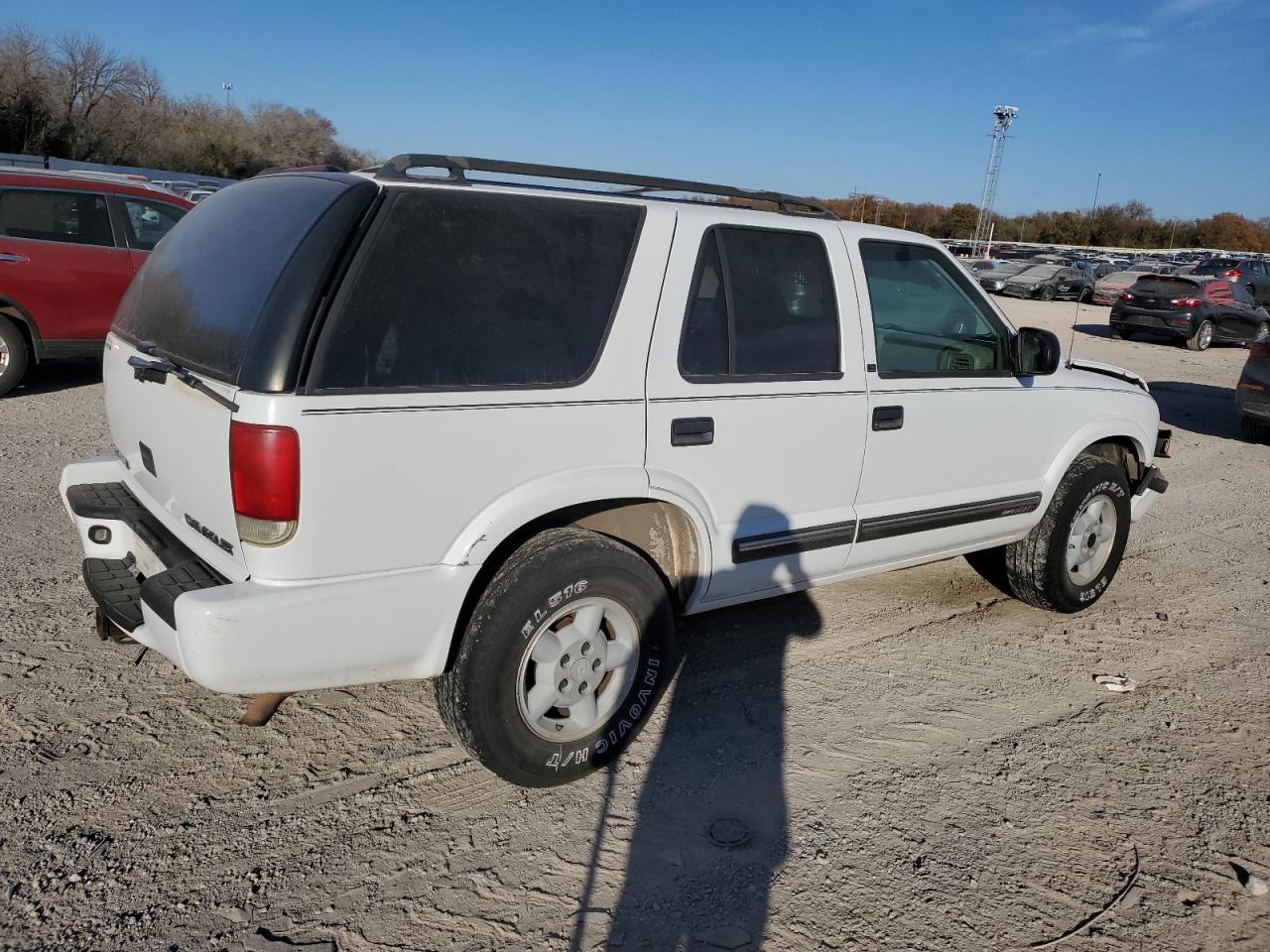 2000 Chevrolet Blazer - Image 3