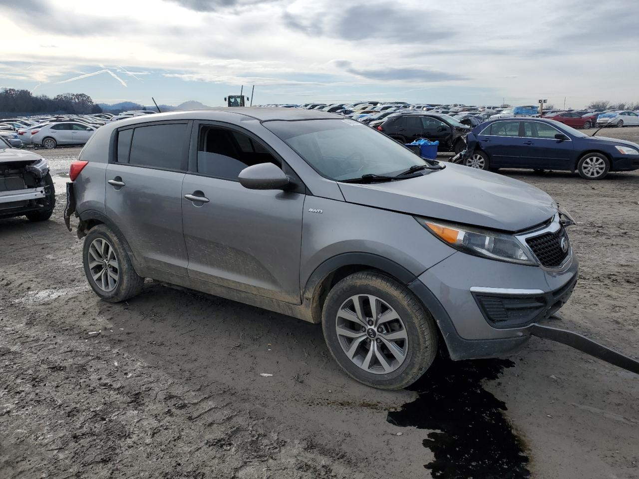 VIN KNDPBCAC6G7881176 2016 KIA SPORTAGE no.4