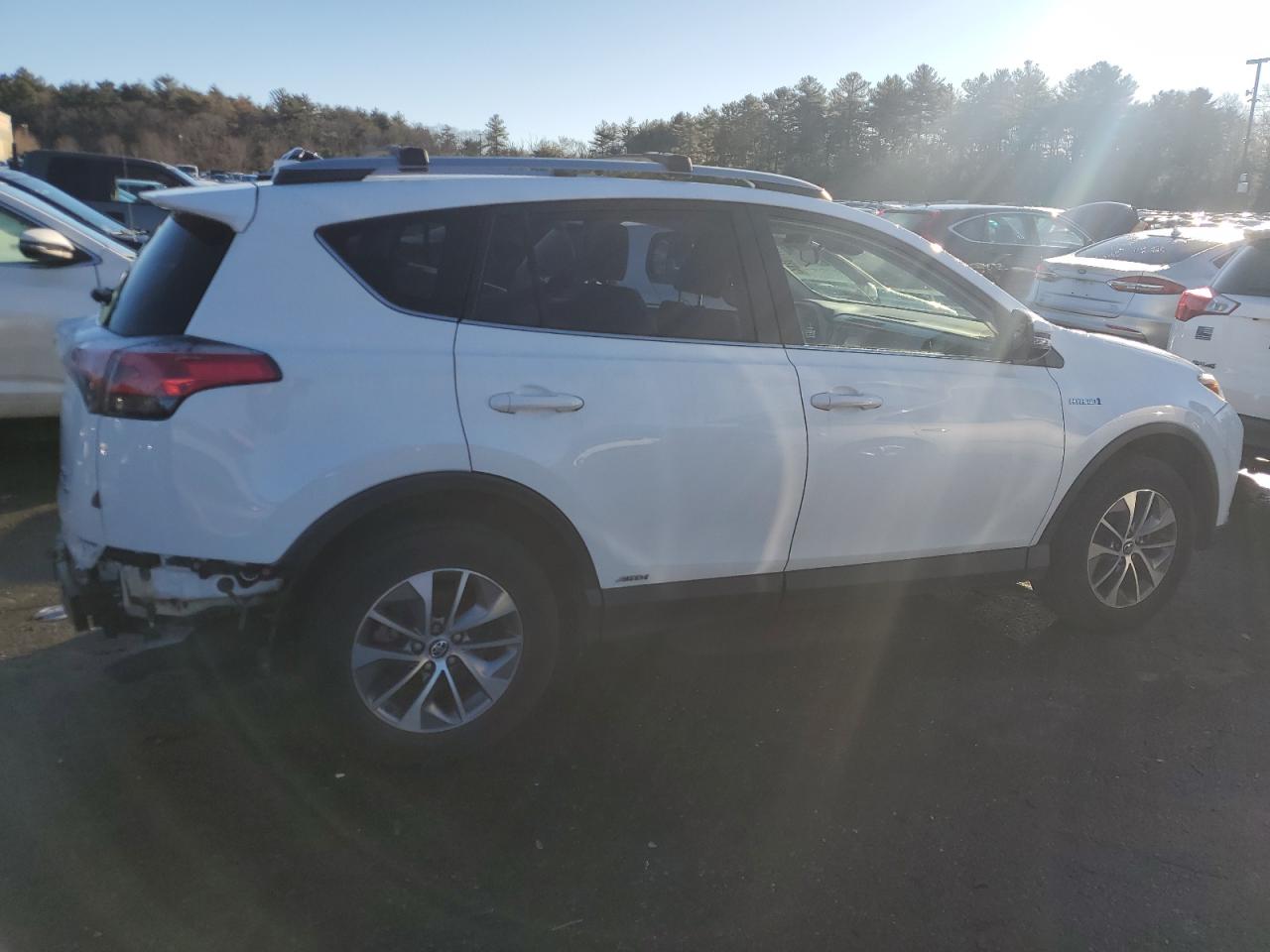 VIN JTMRJREV4HD116996 2017 TOYOTA RAV4 no.3