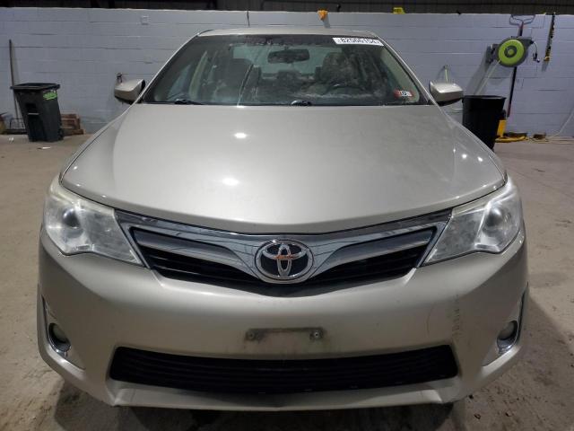 Седаны TOYOTA CAMRY 2014 Бежевый