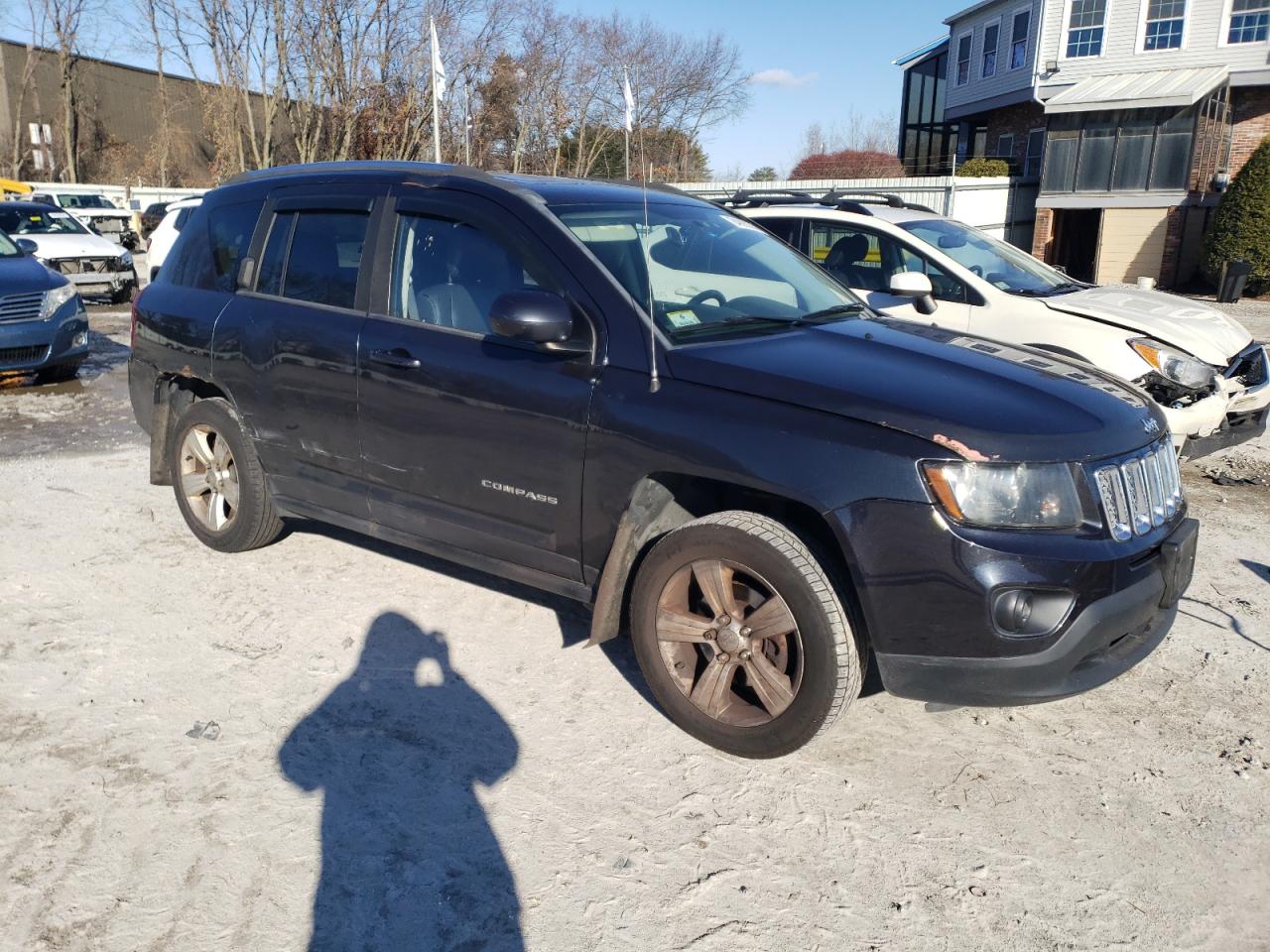 VIN 1C4NJDEB1ED644692 2014 JEEP COMPASS no.4