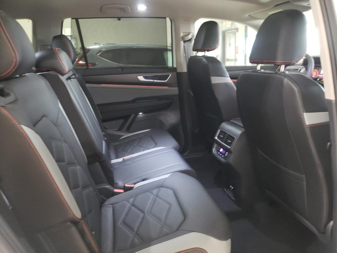 2024 Volkswagen Atlas Peak Edition Sel VIN: 1V2GR2CA7RC564002 Lot: 85509344