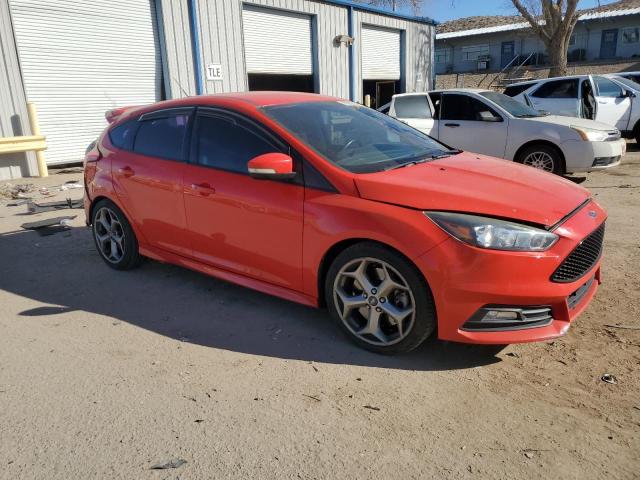  FORD FOCUS 2017 Червоний