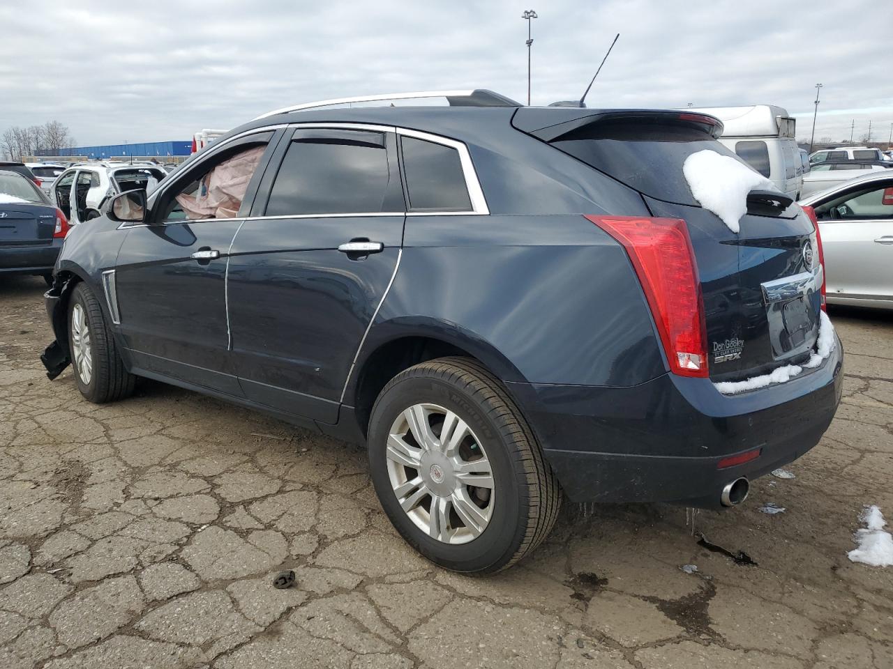 VIN 3GYFNBE32FS621360 2015 CADILLAC SRX no.2