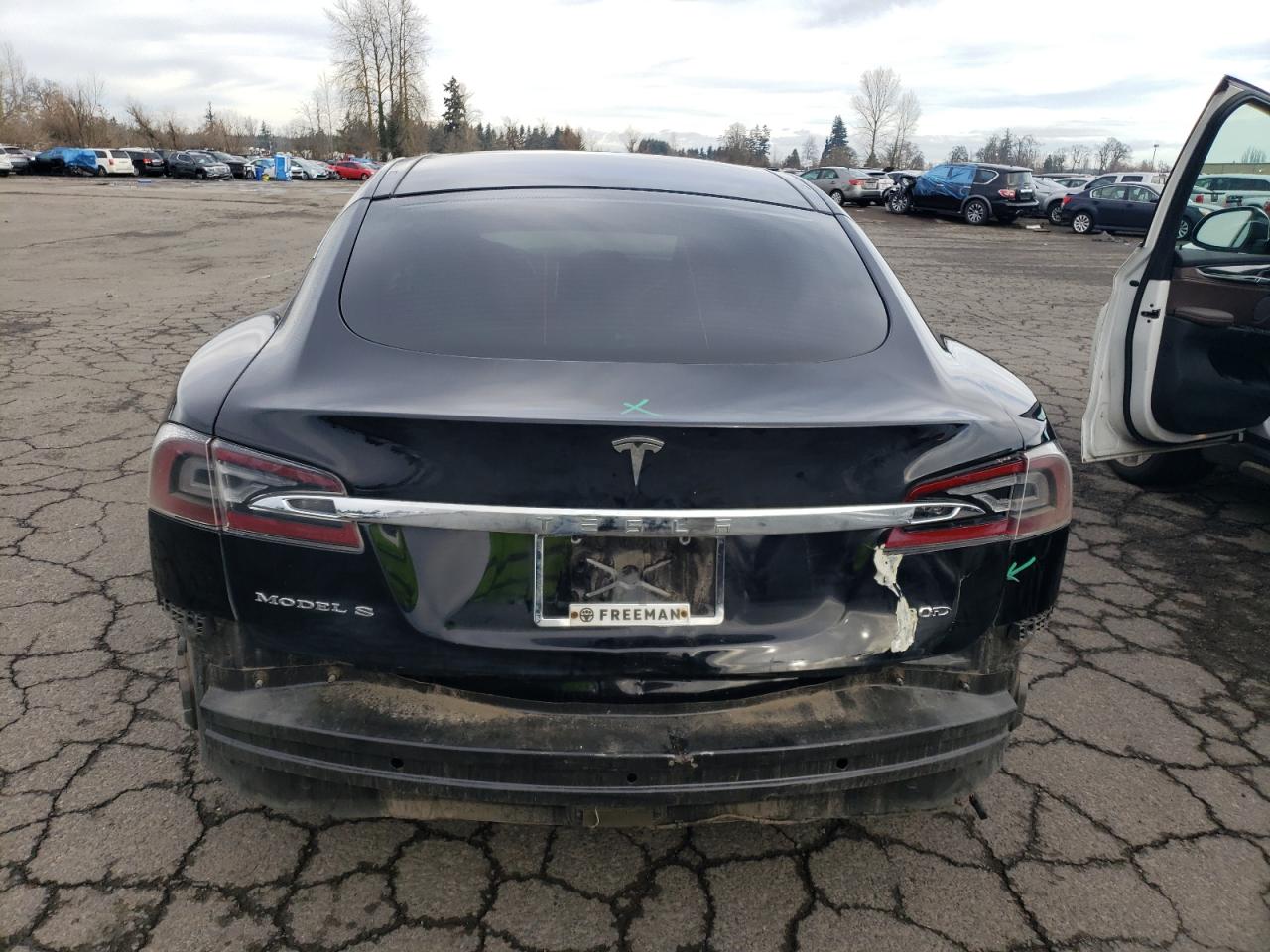 2016 Tesla Model S VIN: 5YJSA1E28GF155980 Lot: 85107564