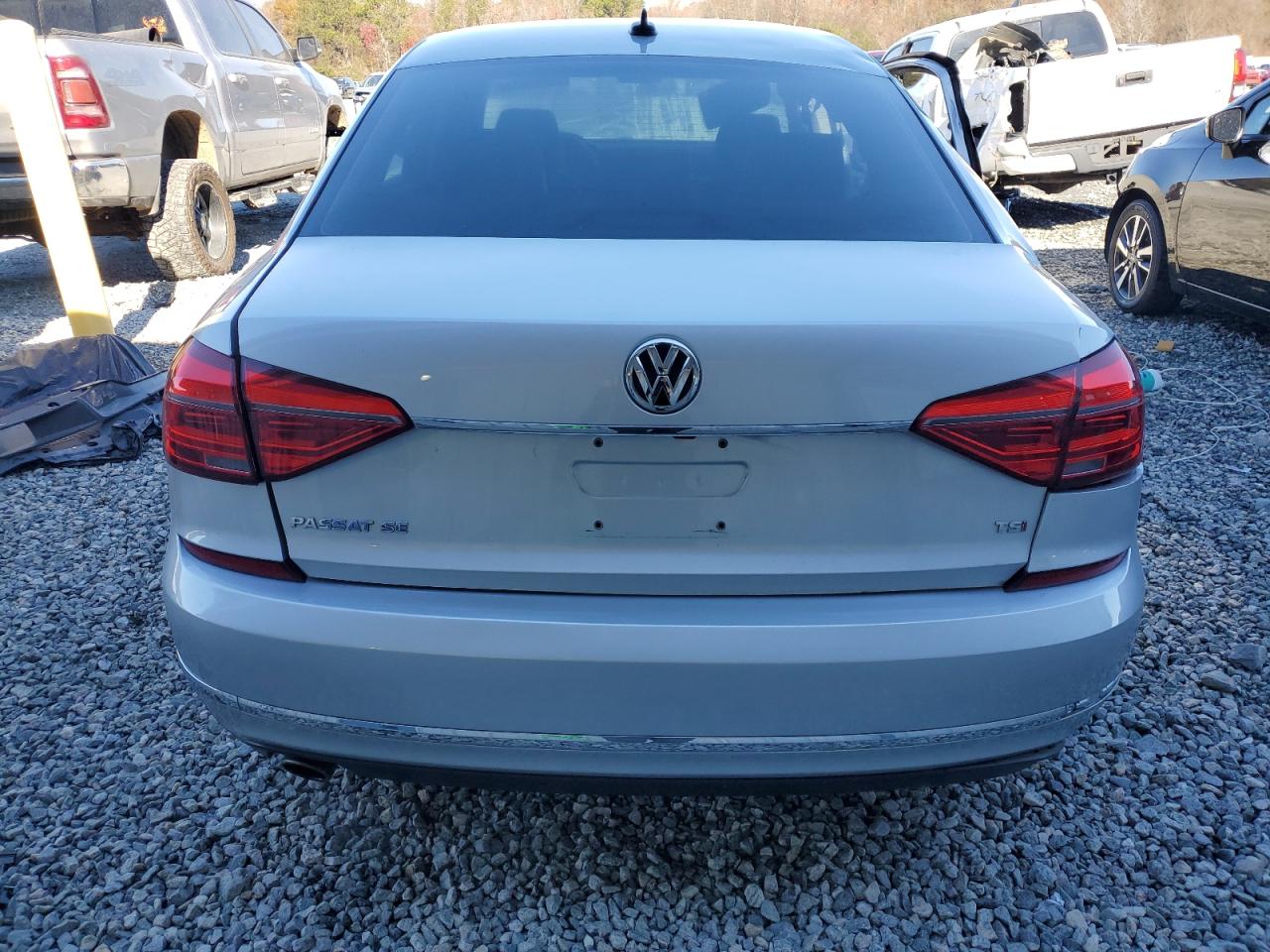 2016 Volkswagen Passat - Image 6