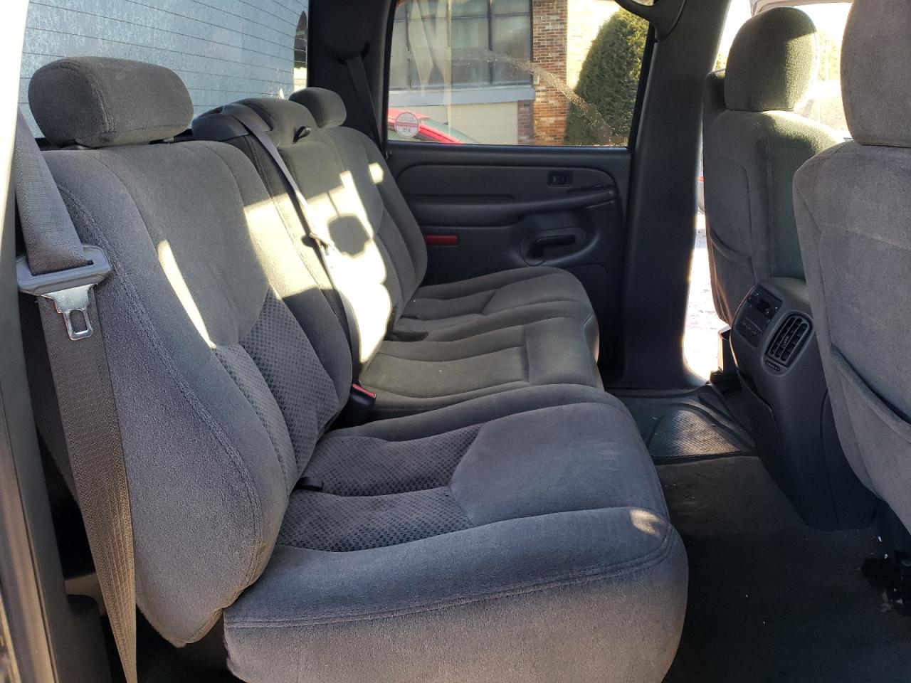 2005 Chevrolet Silverado - Image 10