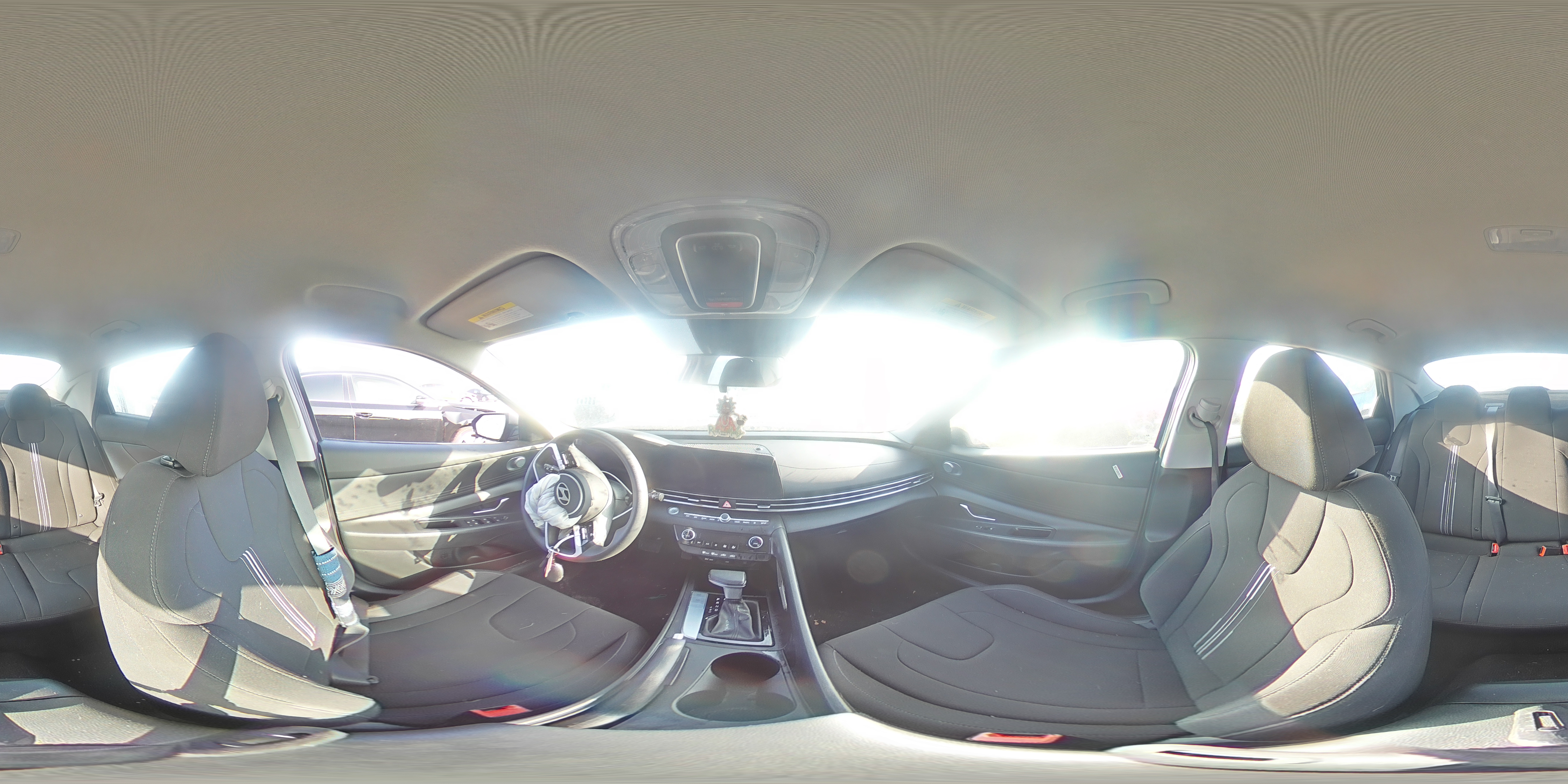 2024 Hyundai Elantra - Image 13