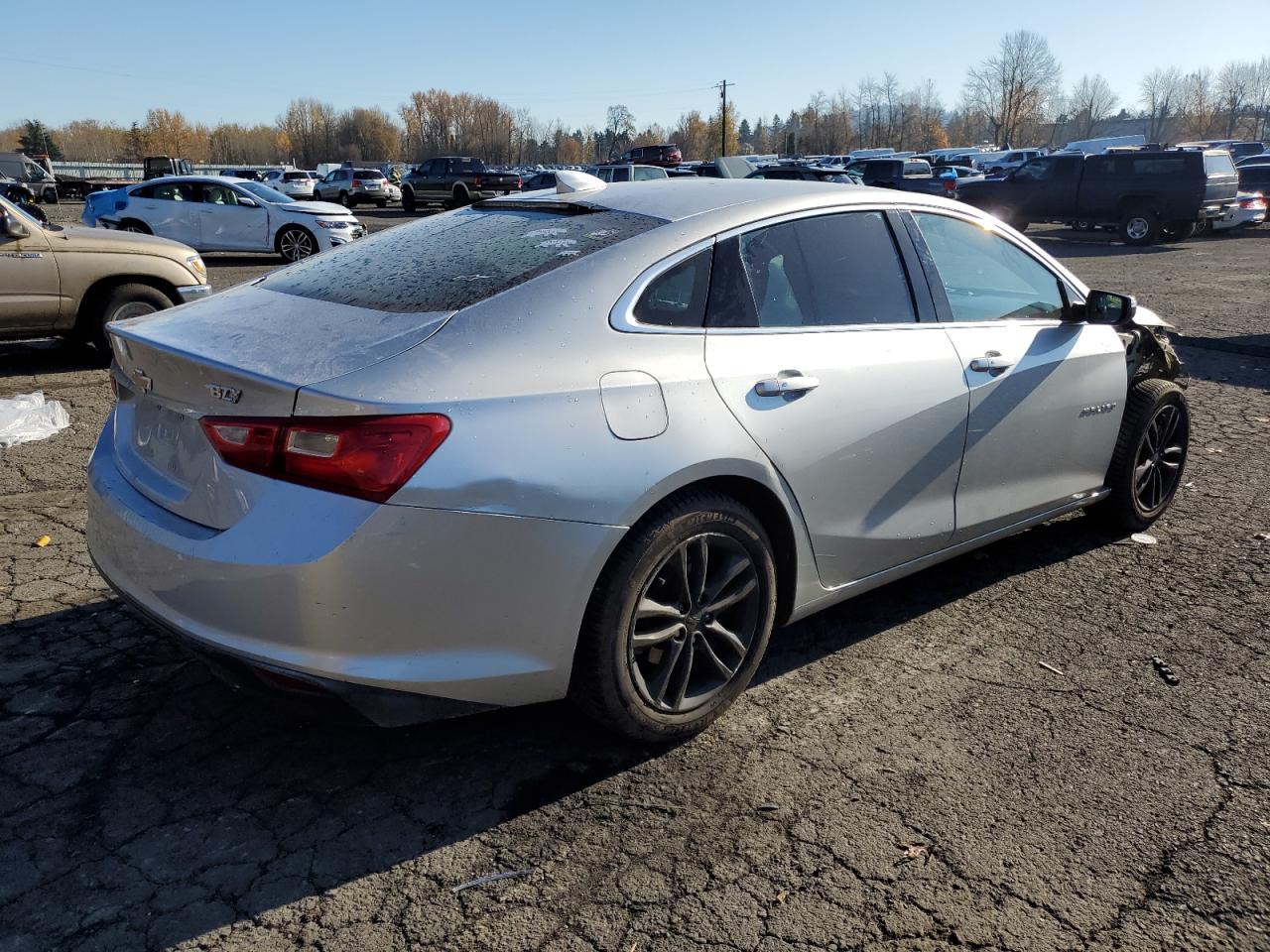 2018 Chevrolet Malibu - Image 3