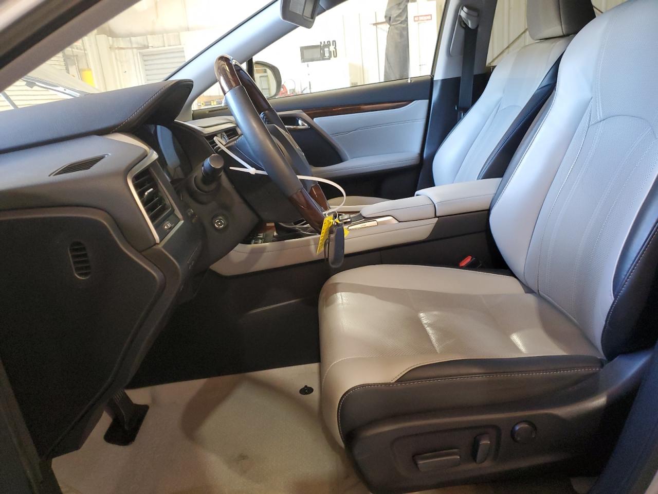 2017 Lexus RX - Image 7
