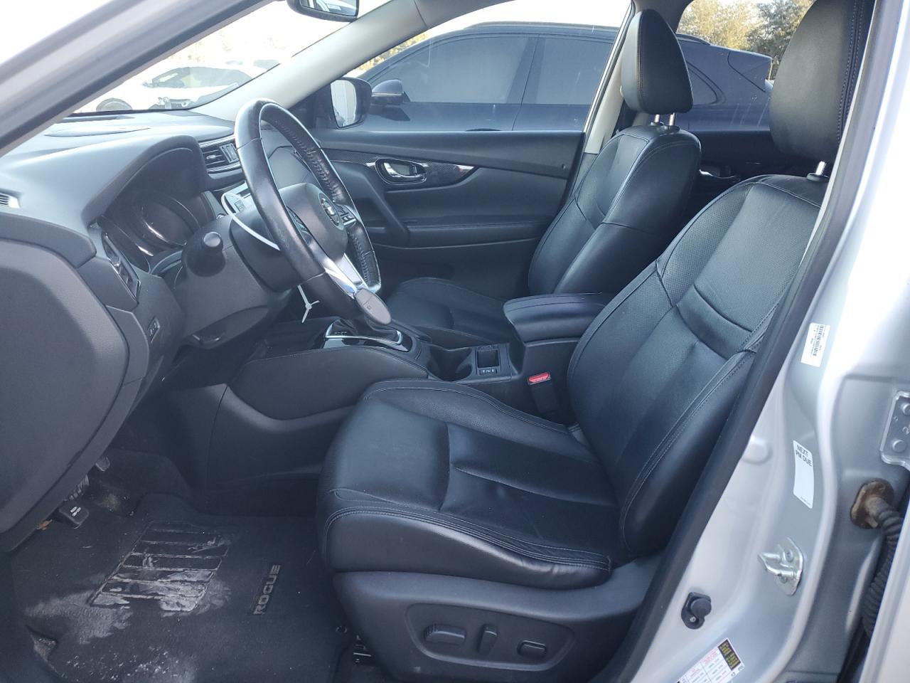 2017 Nissan Rogue - Image 7