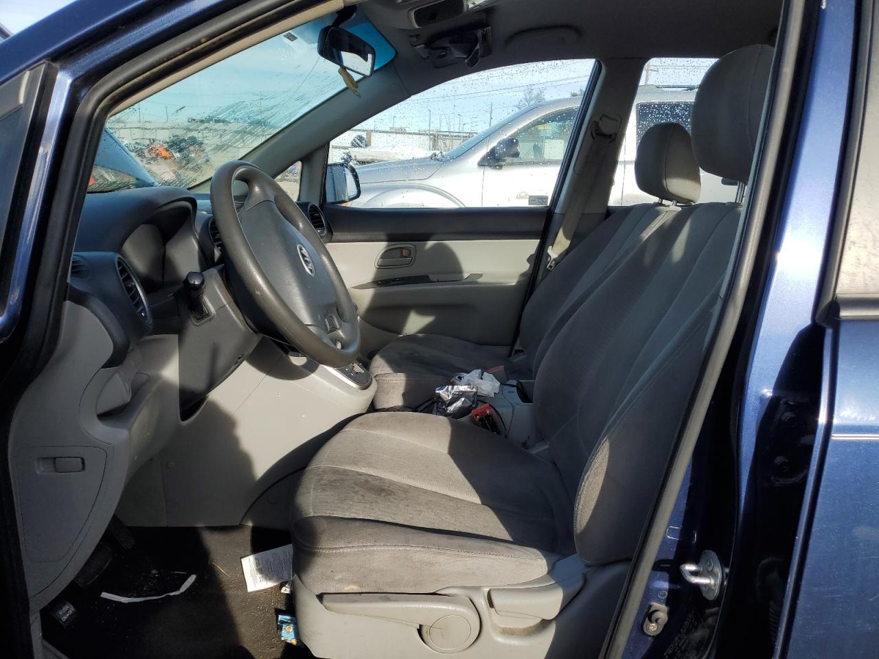 2008 Kia Rondo Lx VIN: XKNAFG52608718261 Lot: 86553064