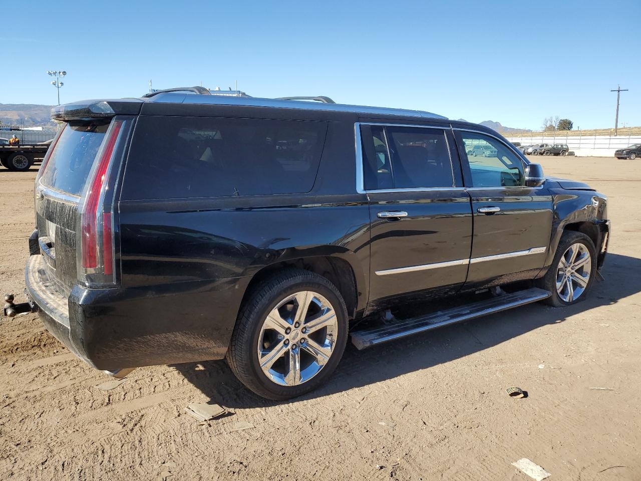 VIN 1GYS4KKJ8GR441616 2016 CADILLAC ESCALADE no.3