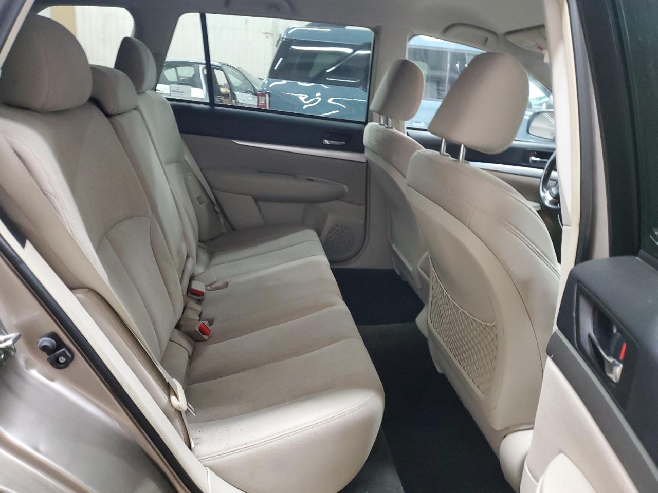 2014 Subaru Outback - Image 11