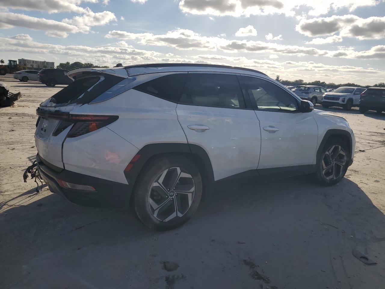 2022 Hyundai Tucson - Image 3