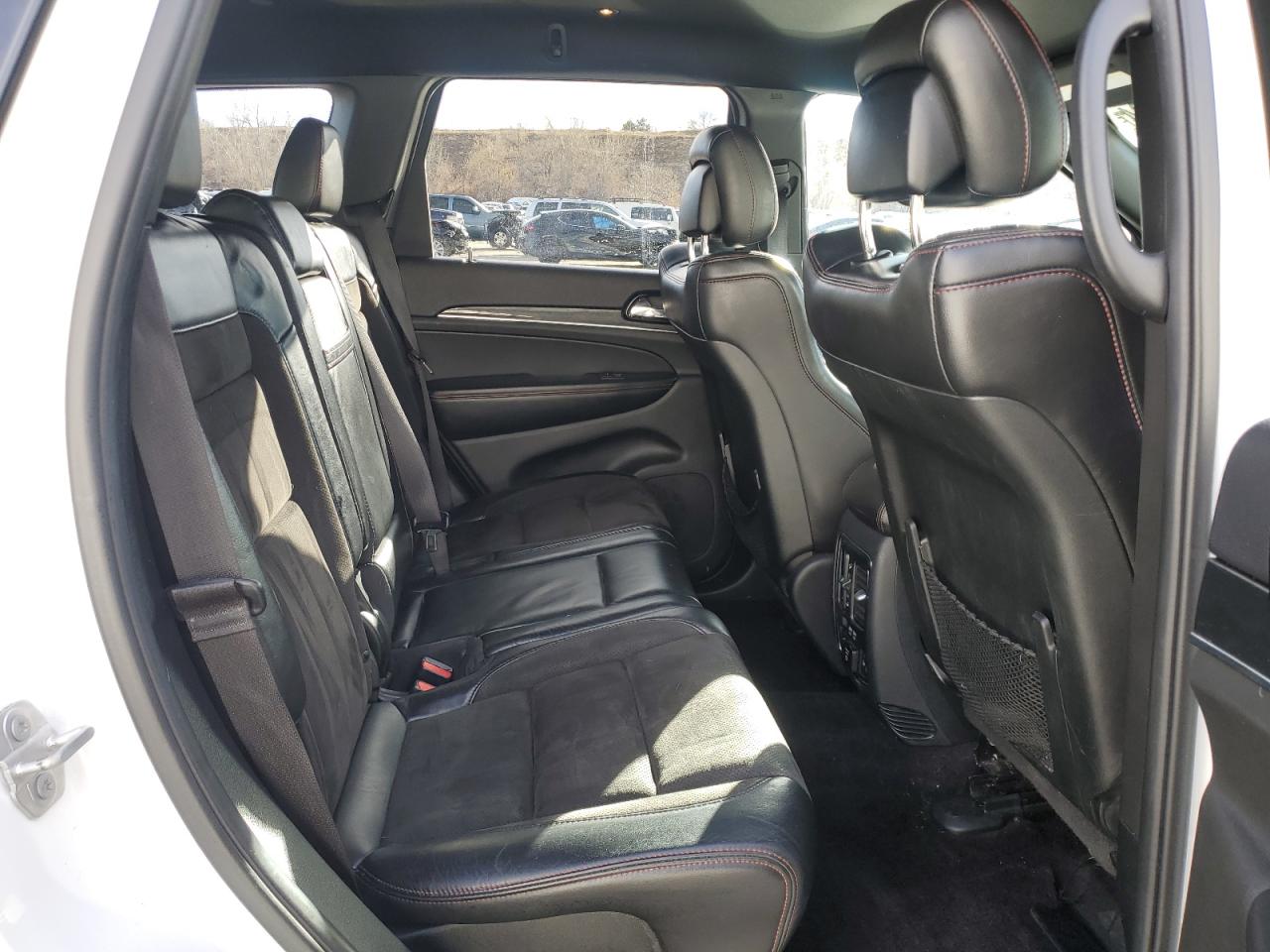 2019 Jeep Grand Cherokee - Image 11