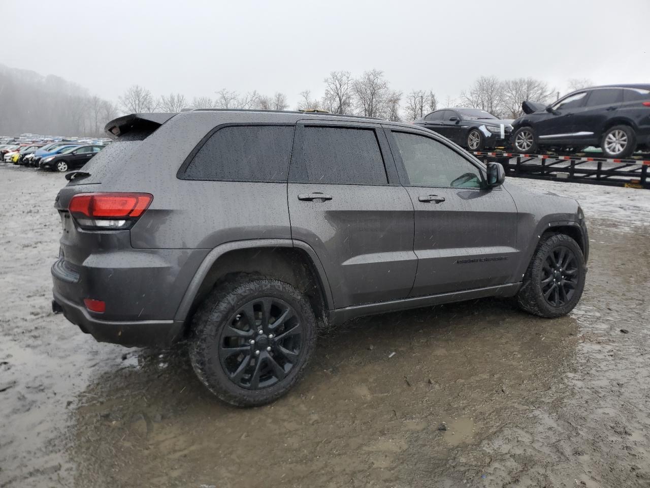 2019 Jeep Grand Cherokee - Image 3