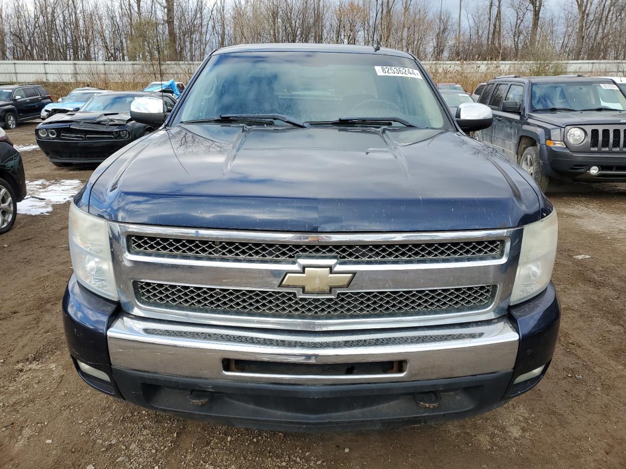 2011 Chevrolet Silverado - Image 5