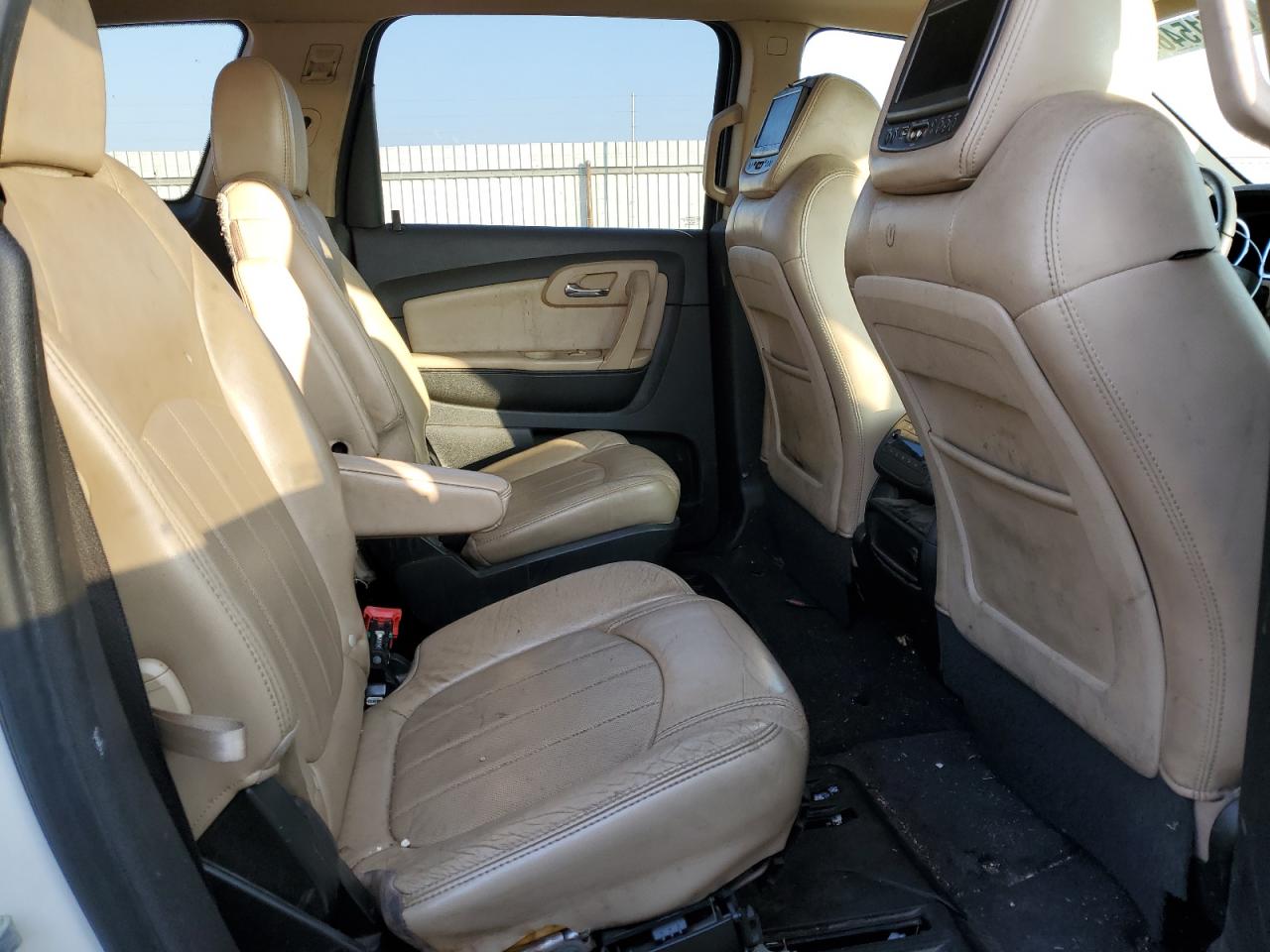 2012 Chevrolet Traverse - Image 11