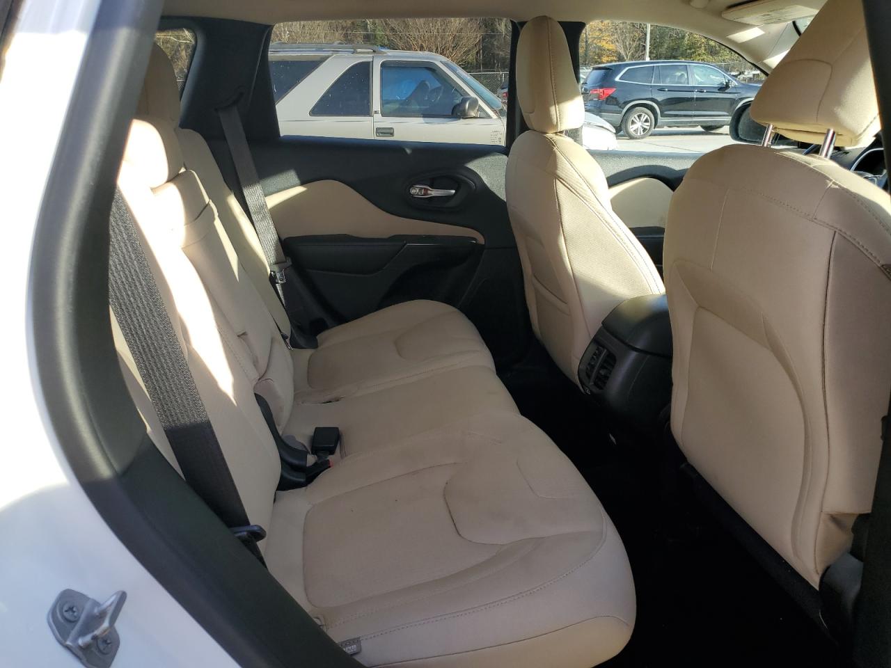 2015 Jeep Grand Cherokee - Image 10