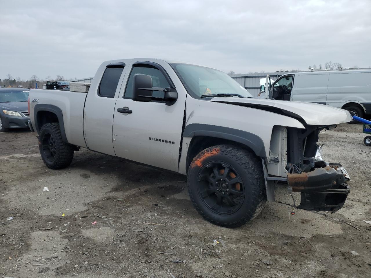 2007 Chevrolet Silverado - Image 4
