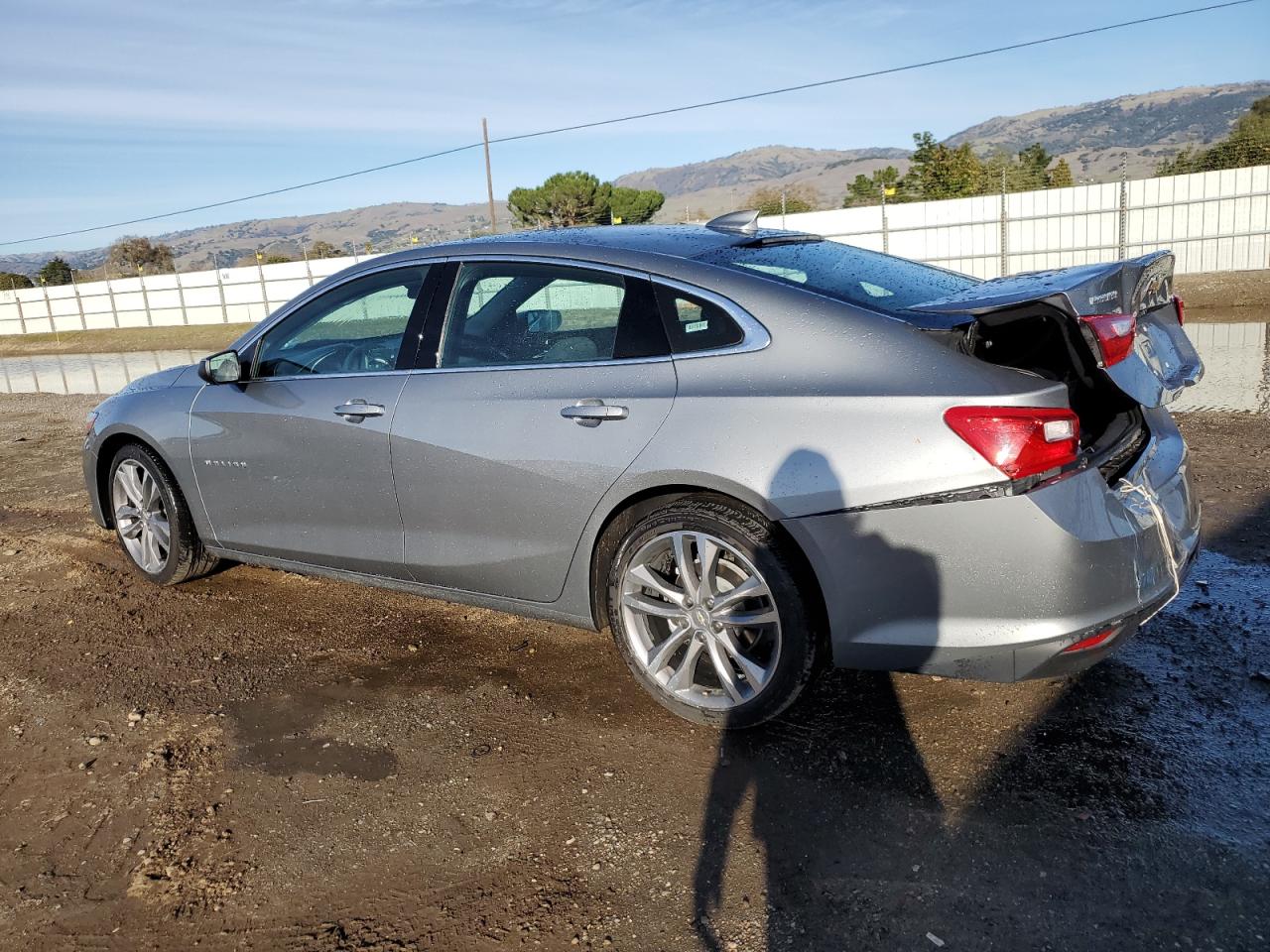 2023 Chevrolet Malibu - Image 2