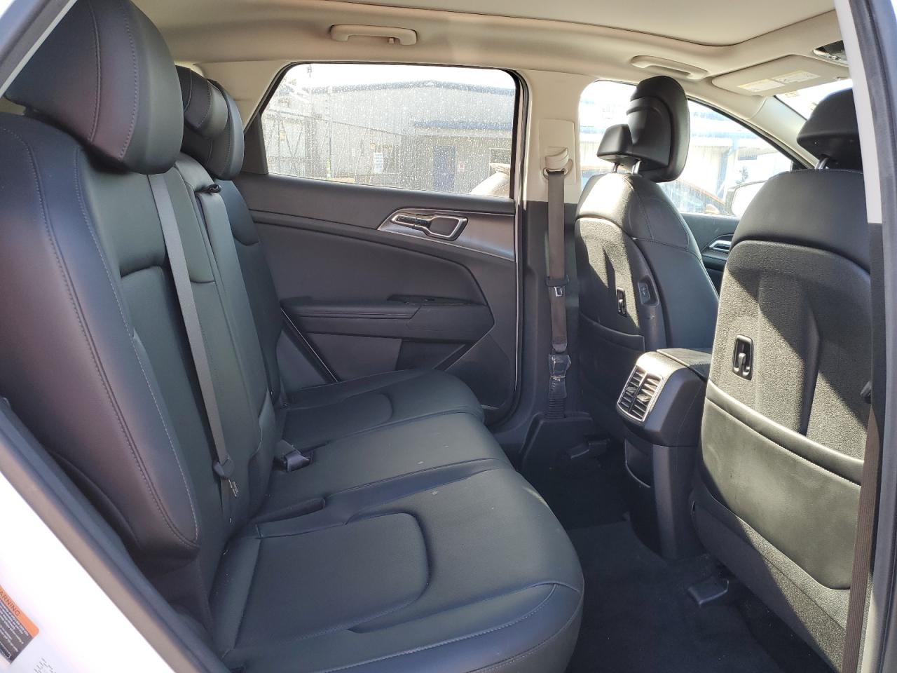 2023 Kia Sportage - Image 11