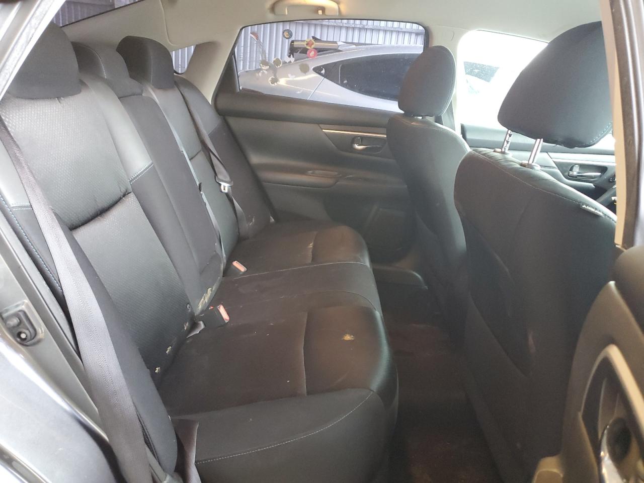 2017 Nissan Altima - Image 10